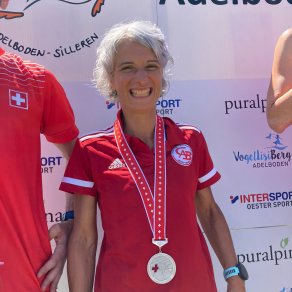 5 atena_podium